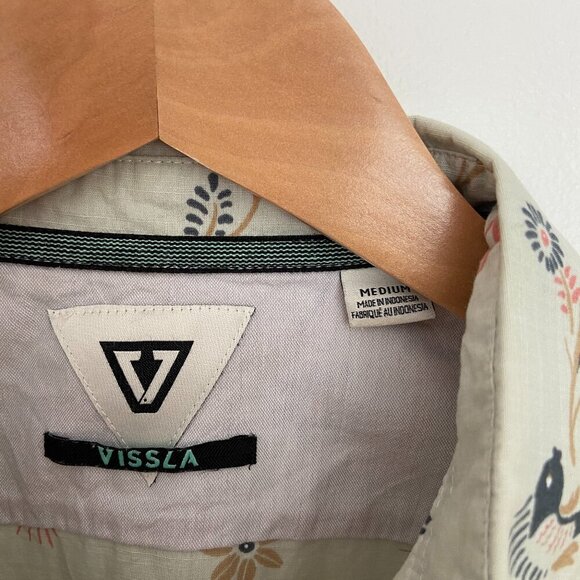 VOLCOM | Men's Button-Down Short Sleeve Shirt - Picture 3 of 4